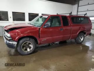 ✅ 2002 Chevrolet S-10 LS • VIN: 1GCCS19W828214789 • Лот: 83106564. Опубликован ранее на Copart с пробегом 99 300 миль. Бесплатный доступ к архиву аукционных продаж из США и подробный отчёт об истории автомобиля на DreamBid. Изображение 1.