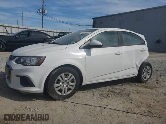 2020 Chevrolet Sonic LS с VIN 1G1JB5SB9L4100341, выставлен на аукционе Copart как лот 48777715 с пробегом 70 955 миль миль и На запчасти • Non repairable. История ставок и продаж доступна на DreamBid. Изображение 1.