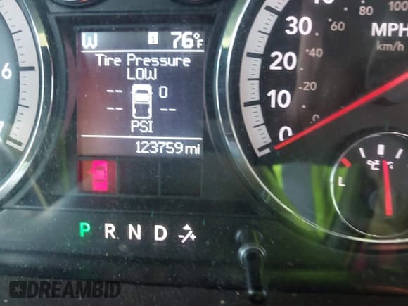 ✅ 2010 Dodge 1500 Sport • VIN: 1D7RV1CT5AS144417 • Lot: 43027380. Wystawiony na IAAI z przebiegiem 123 759 mil. Bezpłatny archiwum sprzedaży aukcyjnych z USA i szczegółowy raport historii pojazdu na DreamBid. Zdjęcie 13.