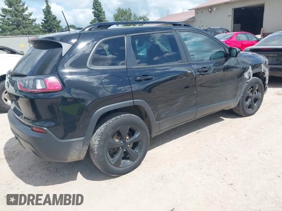 ✅ 2019 Jeep Cherokee Latitude Plus • VIN: 1C4PJMLB4KD294336 • Lot: 43047401. Listed on IAAI with 83,545 mi. Free auction sales archive from the USA and detailed vehicle history report at DreamBid. Image 4.