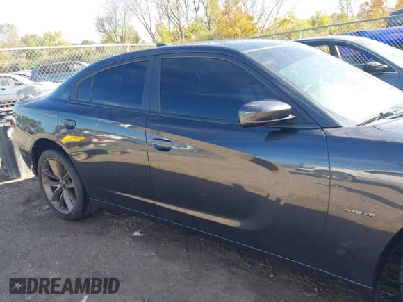 ✅ 2017 Dodge Charger R/T • VIN: 2C3CDXCT6HH563405 • Lot: 43391305. Wystawiony na IAAI z przebiegiem 108 175 mil. Bezpłatny archiwum sprzedaży aukcyjnych z USA i szczegółowy raport historii pojazdu na DreamBid. Zdjęcie 12.