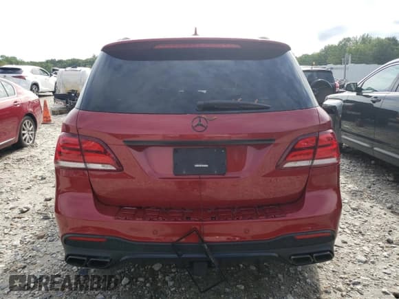 ✅ 2016 Mercedes-Benz GLE 63 S AMG • VIN: 4JGDA7FB4GA808819 • Lot: 65957994. Wystawiony na Copart z przebiegiem 79 196 mil. Bezpłatny archiwum sprzedaży aukcyjnych z USA i szczegółowy raport historii pojazdu na DreamBid. Zdjęcie 6.