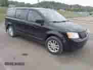 2010 Dodge Grand Caravan SE z VIN 2D4RN4DE4AR372358, wystawiony jako IAAI lot #43451169 z przebiegiem 113 549 mil mil oraz . Historia ofert i sprzedaży dostępna na DreamBid. Obrazek 1.