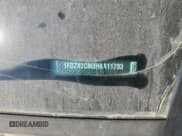 ✅ 2017 Ford Transit XL • VIN: 1FDZX2CM3HKA11793 • Lot: 75661334. Wystawiony na Copart z przebiegiem 96 112 mil. Bezpłatny archiwum sprzedaży aukcyjnych z USA i szczegółowy raport historii pojazdu na DreamBid. Zdjęcie 13.