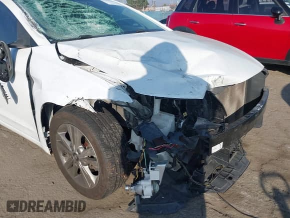 ✅ 2018 Hyundai Elantra Limited • VIN: 5NPD84LF3JH294354 • Lot: 43561118. Listed on IAAI with 96,957 mi. Free auction sales archive from the USA and detailed vehicle history report at DreamBid. Image 6.