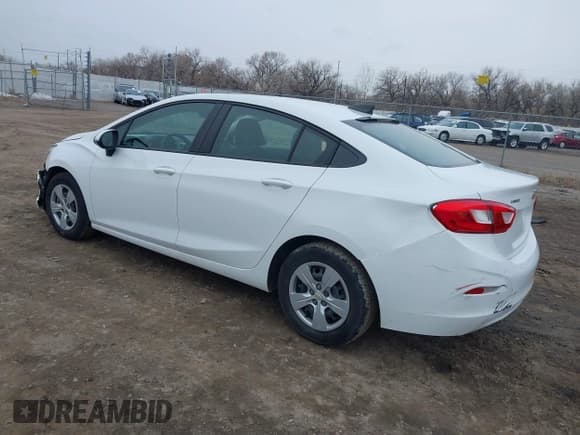 ✅ 2017 Chevrolet Cruze LS • VIN: 1G1BC5SM7H7140622 • Lot: 41725637. Listed on IAAI with 137,089 mi. Free auction sales archive from the USA and detailed vehicle history report at DreamBid. Image 3.