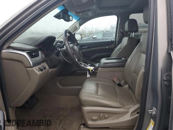 ✅ 2017 Chevrolet Suburban LT • VIN: 1GNSKHKC8HR271959 • Lot: 81591794. Wystawiony na Copart z przebiegiem 148 021 mil. Bezpłatny archiwum sprzedaży aukcyjnych z USA i szczegółowy raport historii pojazdu na DreamBid. Zdjęcie 7.