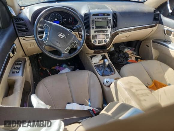 ✅ 2011 Hyundai Santa Fe Limited • VIN: 5XYZK4AG5BG007365 • Lot: 91044685. Listed on Copart with 178,212 mi. Free auction sales archive from the USA and detailed vehicle history report at DreamBid. Image 8.