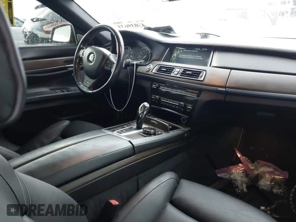 ✅ 2014 BMW 7 Series ALPINA B7 • VIN: WBAYE8C5XED135784 • Lot: 43039631. Wystawiony na IAAI z przebiegiem 103 428 mil. Bezpłatny archiwum sprzedaży aukcyjnych z USA i szczegółowy raport historii pojazdu na DreamBid. Zdjęcie 5.