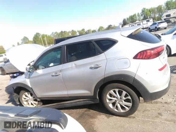 ✅ 2019 Hyundai Tucson SE • VIN: KM8J2CA47KU918983 • Лот: 41987807. Опубликован ранее на IAAI с пробегом 84 477 миль. Бесплатный доступ к архиву аукционных продаж из США и подробный отчёт об истории автомобиля на DreamBid. Изображение 15.
