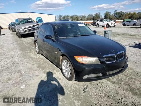 ✅ 2006 BMW 3 Series 325xi • VIN: WBAVD135X6KV05433 • Lot: 90811225. Listed on Copart with 200,161 mi. Free auction sales archive from the USA and detailed vehicle history report at DreamBid. Image 13.