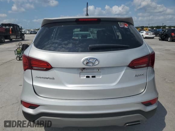 ✅ 2018 Hyundai Santa Fe 2.4L • VIN: 5XYZT3LB9JG545770 • Лот: 57638114. Опубликован ранее на Copart с пробегом Не указан. Бесплатный доступ к архиву аукционных продаж из США и подробный отчёт об истории автомобиля на DreamBid. Изображение 6.