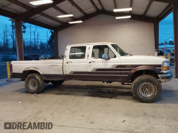 ✅ 1993 Ford F-350 • VIN: 2FTJW36G8PCA05829 • Lot: 43806375. Wystawiony na IAAI z przebiegiem Nie podano. Bezpłatny archiwum sprzedaży aukcyjnych z USA i szczegółowy raport historii pojazdu na DreamBid. Zdjęcie 14.