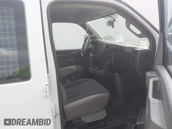 ✅ 2020 Chevrolet Express Cargo • VIN: 1GCWGAFG2L1202854 • Лот: 43662437. Опубликован ранее на IAAI с пробегом 54 426 миль. Бесплатный доступ к архиву аукционных продаж из США и подробный отчёт об истории автомобиля на DreamBid. Изображение 5.