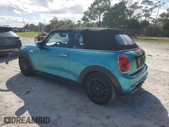 ✅ 2021 MINI Convertible Cooper S • VIN: WMWWJ5C0XM3M13934 • Лот: 86785445. Опубликован ранее на Copart с пробегом 24 063 миль. Бесплатный доступ к архиву аукционных продаж из США и подробный отчёт об истории автомобиля на DreamBid. Изображение 2.