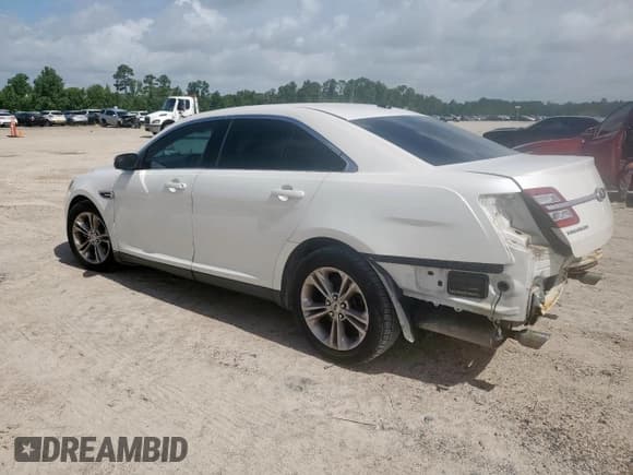 ✅ 2013 Ford Taurus SEL • VIN: 1FAHP2E90DG163610 • Лот: 63760995. Опубликован ранее на Copart с пробегом 141 873 миль. Бесплатный доступ к архиву аукционных продаж из США и подробный отчёт об истории автомобиля на DreamBid. Изображение 2.