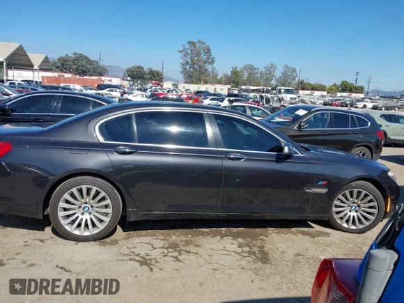 ✅ 2012 BMW 7 Series 750Li • VIN: WBAKB8C55CC962979 • Lot: 42784812. Wystawiony na IAAI z przebiegiem 167 852 mil. Bezpłatny archiwum sprzedaży aukcyjnych z USA i szczegółowy raport historii pojazdu na DreamBid. Zdjęcie 13.