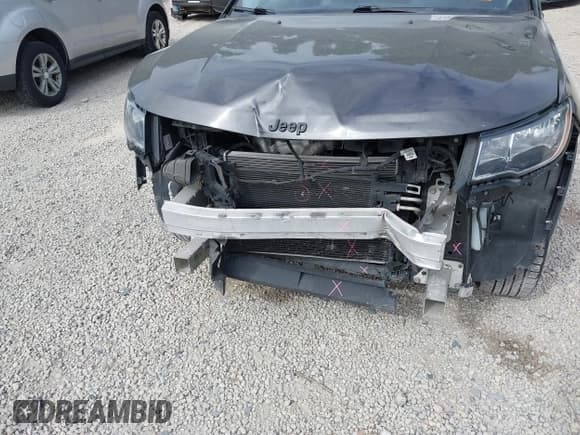 ✅ 2019 Jeep Compass Latitude • VIN: 3C4NJDBB6KT723835 • Lot: 43058624. Listed on IAAI with 135,030 mi. Free auction sales archive from the USA and detailed vehicle history report at DreamBid. Image 6.