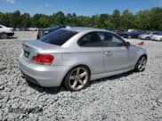 ✅ 2011 BMW 1 Series 135i • VIN: WBAUC9C52BVM08927 • Лот: 58261875. Опубликован ранее на Copart с пробегом Не указан. Бесплатный доступ к архиву аукционных продаж из США и подробный отчёт об истории автомобиля на DreamBid. Изображение 3.