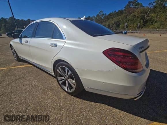 ✅ 2018 Mercedes-Benz S 560 • VIN: WDDUG8DB7JA376414 • Lot: 95673425. Listed on Copart with 189,423 mi. Free auction sales archive from the USA and detailed vehicle history report at DreamBid. Image 3.