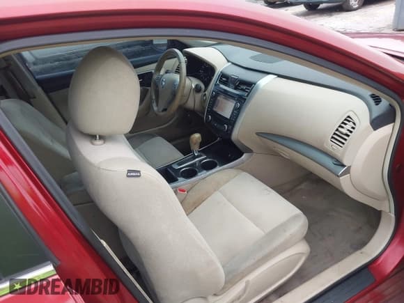 ✅ 2013 Nissan Altima SV • VIN: 1N4AL3AP5DC158062 • Lot: 42917841. Listed on IAAI with 230,551 mi. Free auction sales archive from the USA and detailed vehicle history report at DreamBid. Image 5.