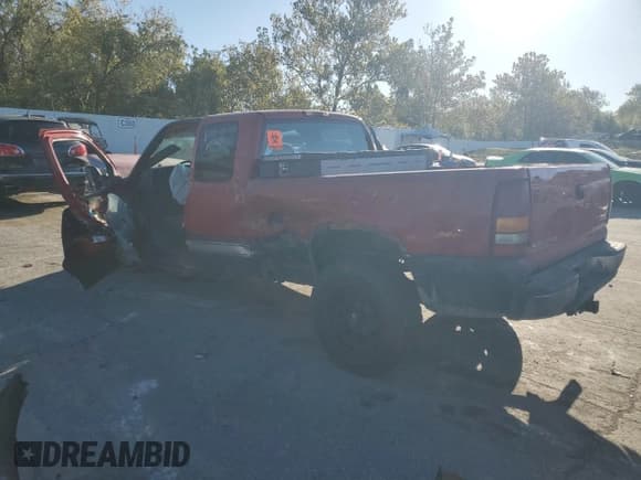 ✅ 2000 Chevrolet Silverado 1500 LS • VIN: 2GCEK19T9Y1152619 • Лот: 87398085. Опубликован ранее на Copart с пробегом Не указан. Бесплатный доступ к архиву аукционных продаж из США и подробный отчёт об истории автомобиля на DreamBid. Изображение 2.