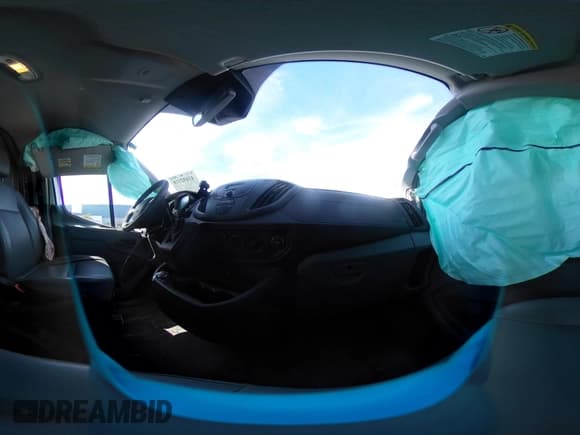 ✅ 2018 Ford Transit • VIN: 1FTYE1YM3JKA17401 • Lot: 41692518. Wystawiony na IAAI z przebiegiem 145 472 mil. Bezpłatny archiwum sprzedaży aukcyjnych z USA i szczegółowy raport historii pojazdu na DreamBid. Zdjęcie 18.