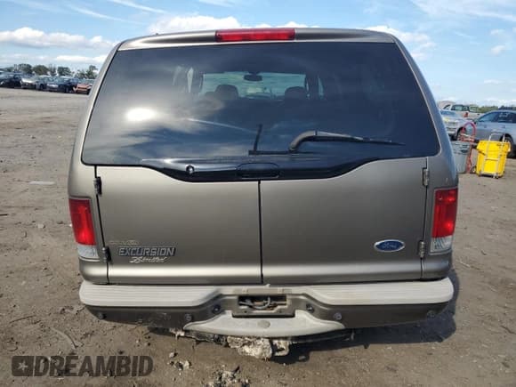 ✅ 2003 Ford Excursion Limited • VIN: 1FMSU43P23EC87096 • Lot: 83789475. Wystawiony na Copart z przebiegiem 140 961 mil. Bezpłatny archiwum sprzedaży aukcyjnych z USA i szczegółowy raport historii pojazdu na DreamBid. Zdjęcie 6.