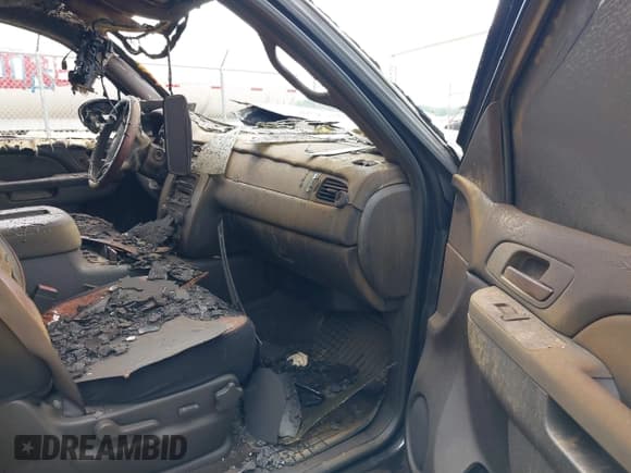 ✅ 2013 Chevrolet Avalanche LS • VIN: 3GNMCEE00DG309314 • Lot: 42883865. Listed on IAAI with Not provided. Free auction sales archive from the USA and detailed vehicle history report at DreamBid. Image 5.