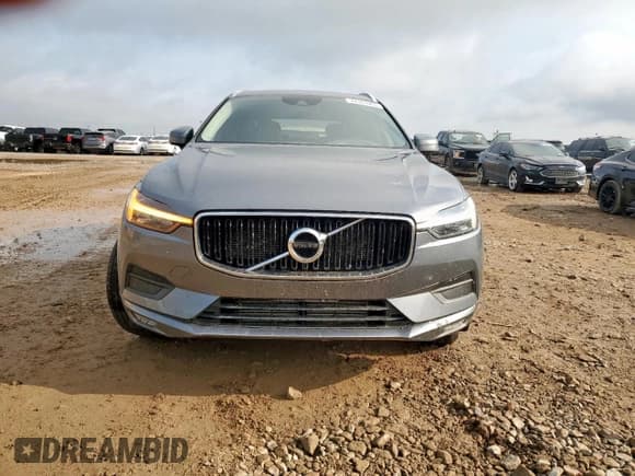 ✅ 2021 Volvo XC60 Momentum • VIN: YV4102RK1M1822775 • Lot: 70161005. Wystawiony na Copart z przebiegiem 40 855 mil. Bezpłatny archiwum sprzedaży aukcyjnych z USA i szczegółowy raport historii pojazdu na DreamBid. Zdjęcie 5.