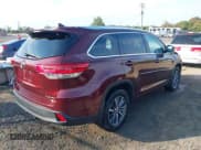 ✅ 2017 Toyota Highlander XLE • VIN: 5TDJZRFH0HS475572 • Лот: 43243892. Опубликован ранее на IAAI с пробегом 95 589 миль. Бесплатный доступ к архиву аукционных продаж из США и подробный отчёт об истории автомобиля на DreamBid. Изображение 4.