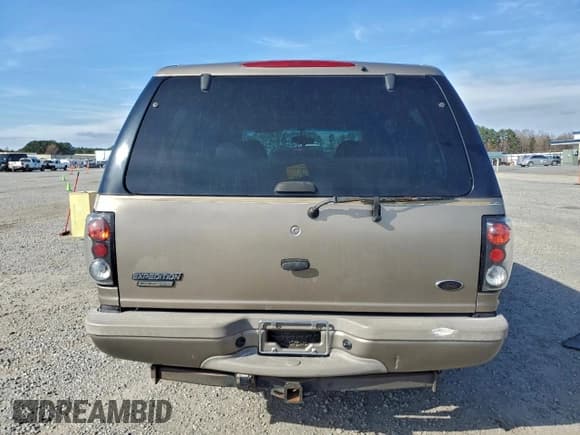 ✅ 2002 Ford Expedition Eddie Bauer • VIN: 1FMPU18L72LA69756 • Lot: 94466755. Listed on Copart with 250,972 mi. Free auction sales archive from the USA and detailed vehicle history report at DreamBid. Image 6.