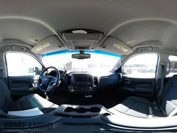 2017 Chevrolet Silverado 1500 LT z VIN 1GCVKREC8HZ178267, wystawiony jako IAAI lot #43403931 z przebiegiem 139 177 mil mil oraz . Historia ofert i sprzedaży dostępna na DreamBid. Obrazek 19.