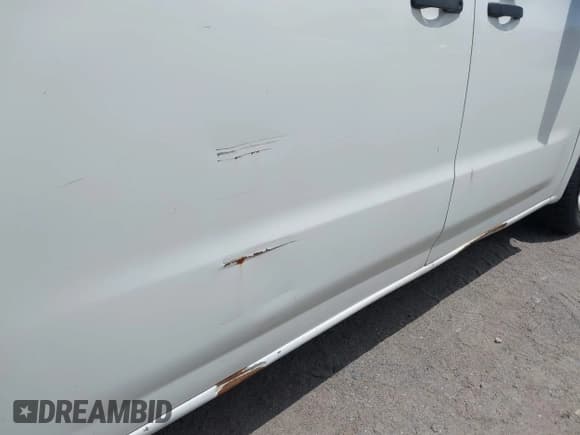 ✅ 2019 Nissan NV Cargo S • VIN: 1N6BF0KM3KN805324 • Lot: 42557126. Listed on IAAI with 203,114 mi. Free auction sales archive from the USA and detailed vehicle history report at DreamBid. Image 6.