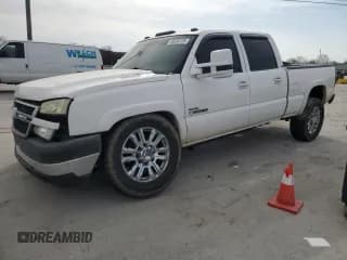 ✅ 2006 Chevrolet Silverado 2500HD Work Truck • VIN: 1GCHC23D76F227261 • Лот: 48936125. Опубликован ранее на Copart с пробегом 228 476 миль. Бесплатный доступ к архиву аукционных продаж из США и подробный отчёт об истории автомобиля на DreamBid. Изображение 1.