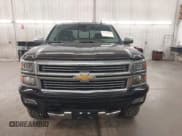 ✅ 2015 Chevrolet Silverado 1500 High Country • VIN: 3GCUKTEJXFG465713 • Лот: 42523048. Опубликован ранее на IAAI с пробегом 177 361 миль. Бесплатный доступ к архиву аукционных продаж из США и подробный отчёт об истории автомобиля на DreamBid. Изображение 13.
