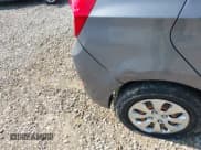 ✅ 2017 Hyundai Accent SE • VIN: KMHCT5AE6HU338756 • Lot: 42982023. Wystawiony na IAAI z przebiegiem 100 556 mil. Bezpłatny archiwum sprzedaży aukcyjnych z USA i szczegółowy raport historii pojazdu na DreamBid. Zdjęcie 15.