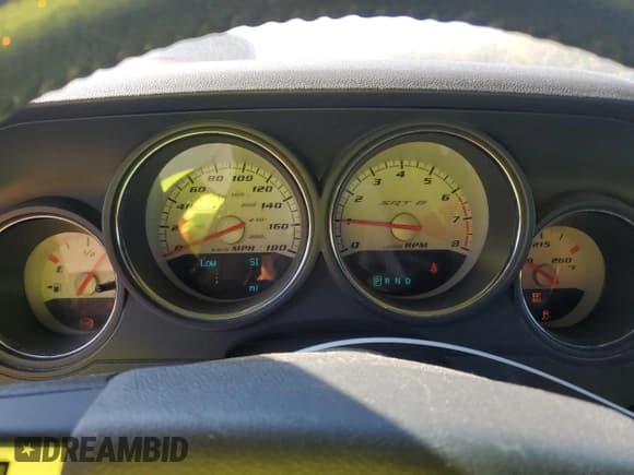 ✅ 2009 Dodge Challenger SRT-8 • VIN: 2B3LJ74W09H563075 • Lot: 76766354. Wystawiony na Copart z przebiegiem 75 047 mil. Bezpłatny archiwum sprzedaży aukcyjnych z USA i szczegółowy raport historii pojazdu na DreamBid. Zdjęcie 9.