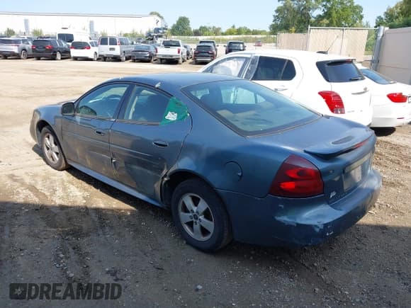 ✅ 2006 Pontiac Grand Prix • VIN: 2G2WP552561240210 • Лот: 43187365. Опубликован ранее на IAAI с пробегом 272 467 миль. Бесплатный доступ к архиву аукционных продаж из США и подробный отчёт об истории автомобиля на DreamBid. Изображение 3.