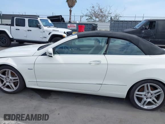 ✅ 2012 Mercedes-Benz E 350 • VIN: WDDKK5KF3CF164187 • Lot: 42128731. Wystawiony na IAAI z przebiegiem 111 693 mil. Bezpłatny archiwum sprzedaży aukcyjnych z USA i szczegółowy raport historii pojazdu na DreamBid. Zdjęcie 14.