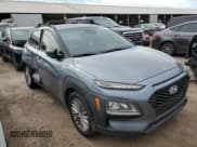 ✅ 2020 Hyundai Kona SEL • VIN: KM8K22AA5LU508673 • Лот: 68381274. Опубликован ранее на Copart с пробегом 60 063 миль. Бесплатный доступ к архиву аукционных продаж из США и подробный отчёт об истории автомобиля на DreamBid. Изображение 4.