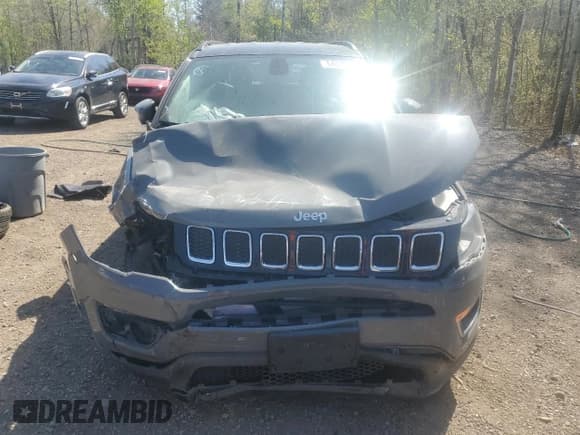 ✅ 2019 Jeep Compass Limited • VIN: 3C4NJDCB5KT693452 • Lot: 54512635. Listed on Copart with 95,973 mi. Free auction sales archive from the USA and detailed vehicle history report at DreamBid. Image 5.