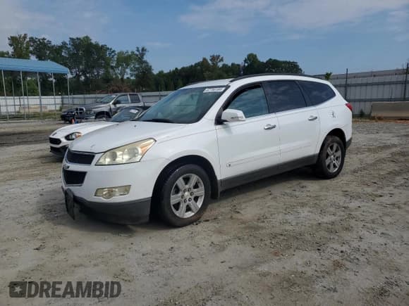 ✅ 2010 Chevrolet Traverse 1LT • VIN: 1GNLVFED9AS122592 • Lot: 67750164. Wystawiony na Copart z przebiegiem 143 682 mil. Bezpłatny archiwum sprzedaży aukcyjnych z USA i szczegółowy raport historii pojazdu na DreamBid. Zdjęcie 1.
