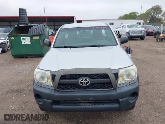 ✅ 2011 Toyota Tacoma • VIN: 5TFPX4ENXBX005643 • Lot: 42160742. Listed on IAAI with 28,947 mi. Free auction sales archive from the USA and detailed vehicle history report at DreamBid. Image 6.