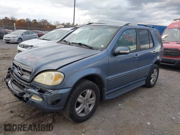 ✅ 2005 Mercedes-Benz M 350 • VIN: 4JGAB57E55A551762 • Lot: 40800022. Listed on IAAI with 174,828 mi. Free auction sales archive from the USA and detailed vehicle history report at DreamBid. Image 17.