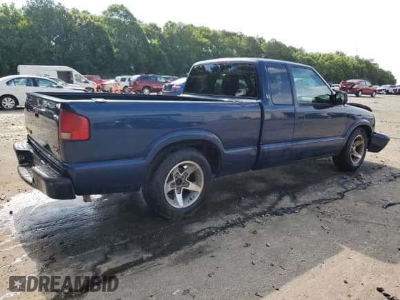 ✅ 2003 GMC Sonoma SLS • VIN: 1GTCS19X538142959 • Lot: 59761935. Wystawiony na Copart z przebiegiem 364 780 mil. Bezpłatny archiwum sprzedaży aukcyjnych z USA i szczegółowy raport historii pojazdu na DreamBid. Zdjęcie 3.