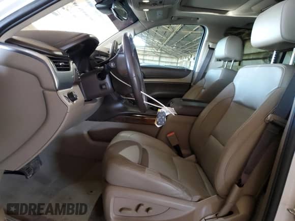 2019 Chevrolet Suburban LT z VIN 1GNSCHKC2KR361855, wystawiony jako Copart lot #84461665 z przebiegiem 80 103 mil mil oraz Szkoda całkowita • Salvage title. Historia ofert i sprzedaży dostępna na DreamBid. Obrazek 7.