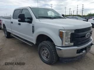 ✅ 2019 Ford F-250 XL • VIN: 1FT7W2B61KEF79726 • Lot: 43806062. Listed on IAAI with 228,653 mi. Free auction sales archive from the USA and detailed vehicle history report at DreamBid. Image 1.