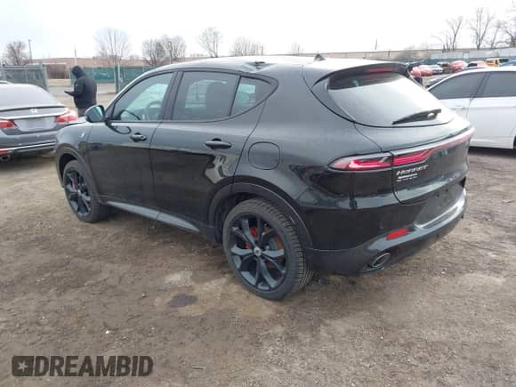 2024 Dodge Hornet R/T z VIN ZACPDFCW7R3A21951, wystawiony jako IAAI lot #41671892 z przebiegiem 8 888 mil mil oraz . Historia ofert i sprzedaży dostępna na DreamBid. Obrazek 3.