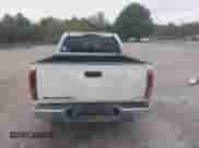 2008 Chevrolet Colorado 2LT z VIN 1GCDT13E888107638, wystawiony jako IAAI lot #43597422 z przebiegiem 218 064 mil mil oraz . Historia ofert i sprzedaży dostępna na DreamBid. Obrazek 17.